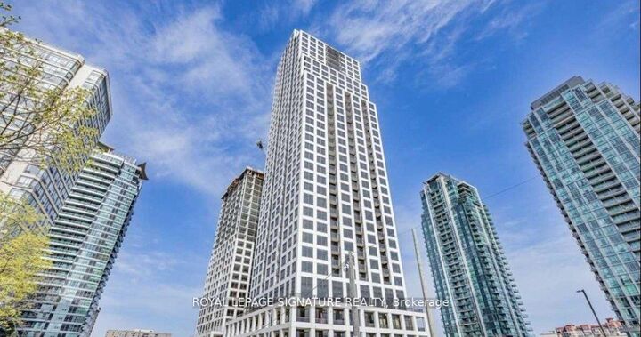 Property Photo:  36 Elm Drive W 1001  ON L5B 1L9 
