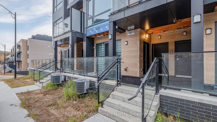 Property Photo:  6 Suncrest Lane 104  ON P1H 0K3 