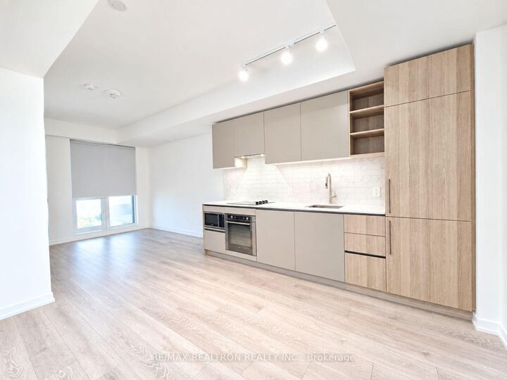 Property Photo:  55 Mercer Street 1212  ON M5V 3W2 