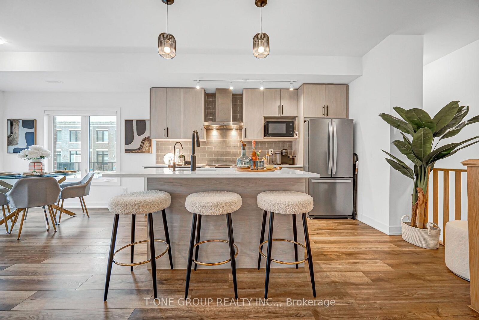 Property Photo:  144 Covington Crescent  ON L4A 4W8 