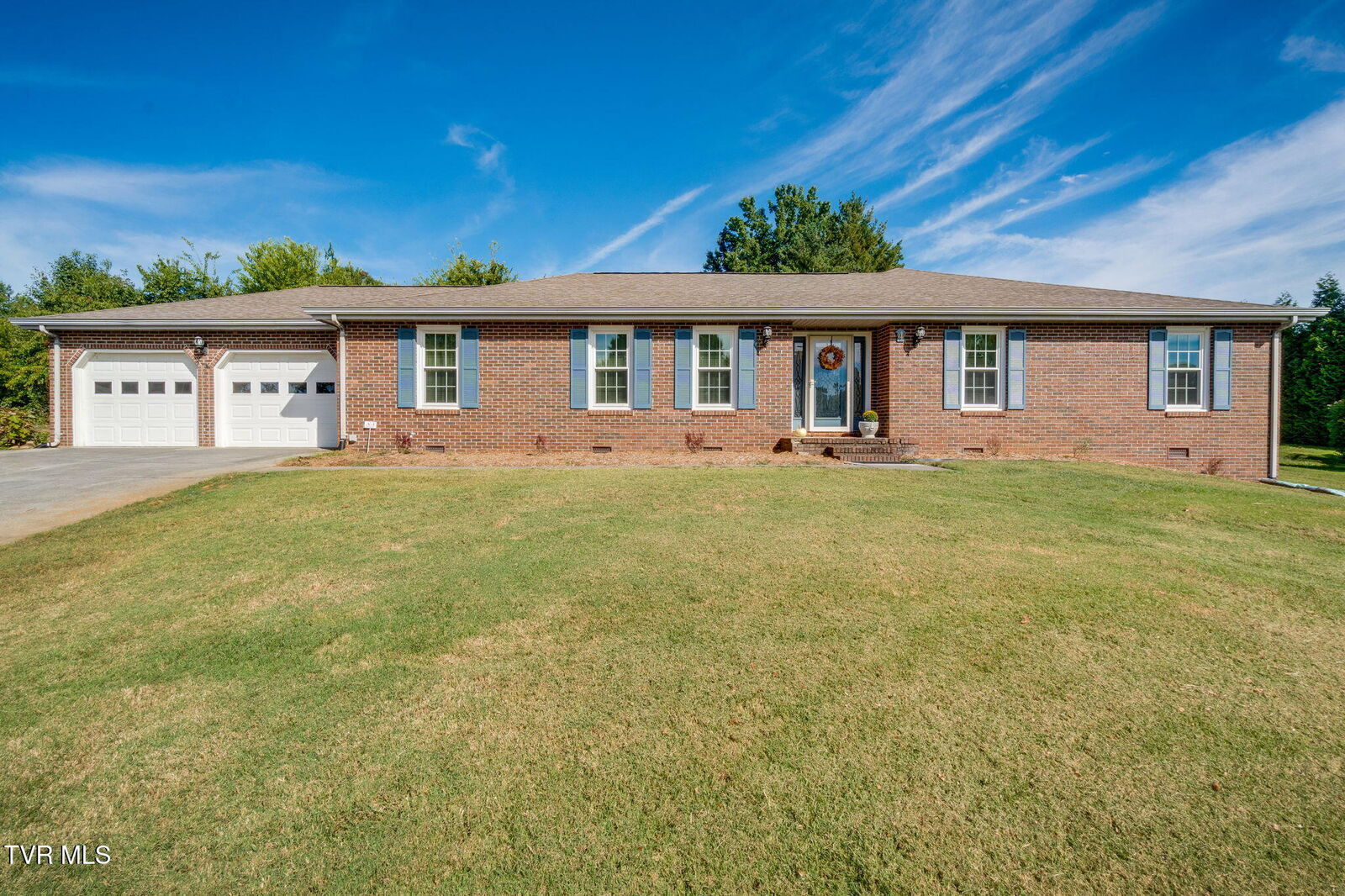 Property Photo: 4 Royal Court TN 37604