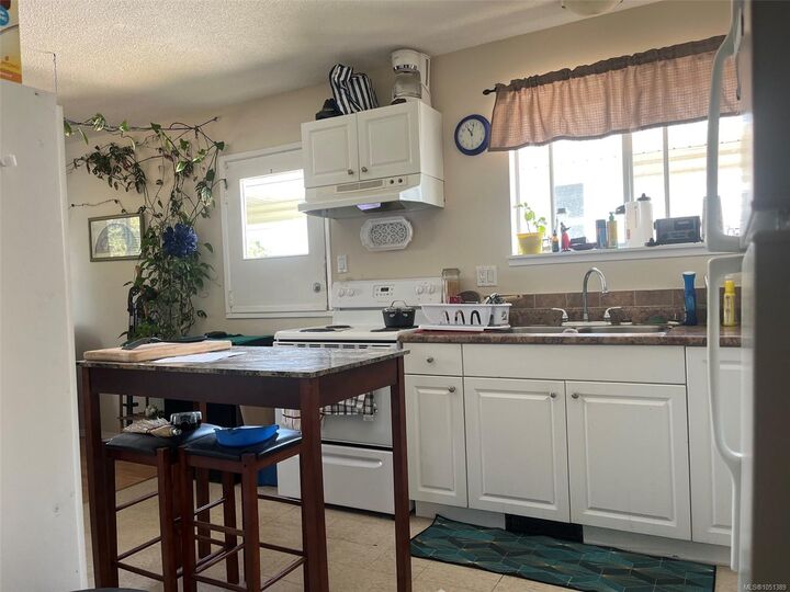 Property Photo:  61 View St  BC V9R 4N3 