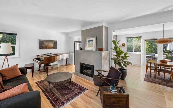 Property Photo:  773 Middleton St  BC V9A 2E1 