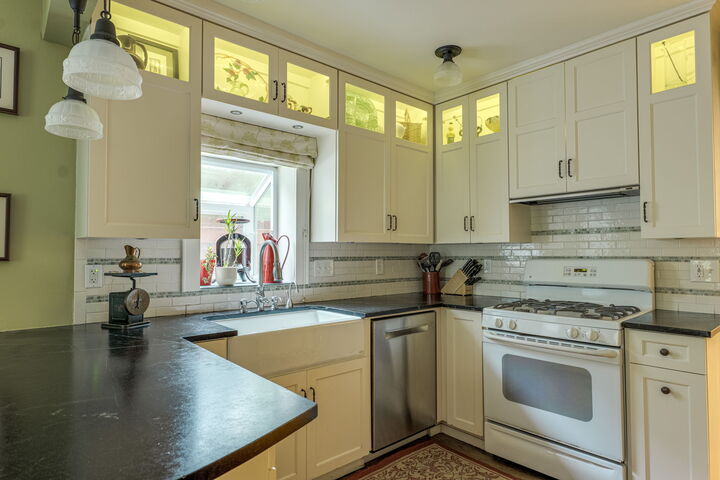 Property Photo: 1609 Woodlawn Boulevard TX 78703