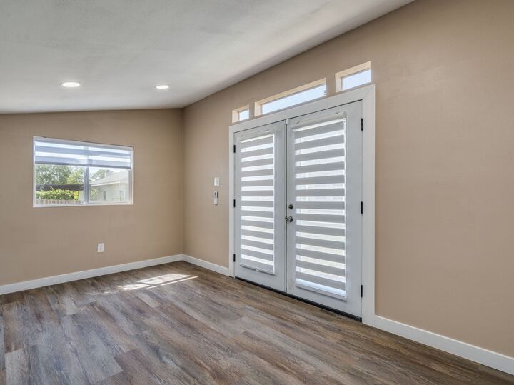 Property Photo:  112 Maplewood N  TX 78640 