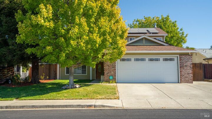 Property Photo: 1025 Cinnabar Way CA 95687