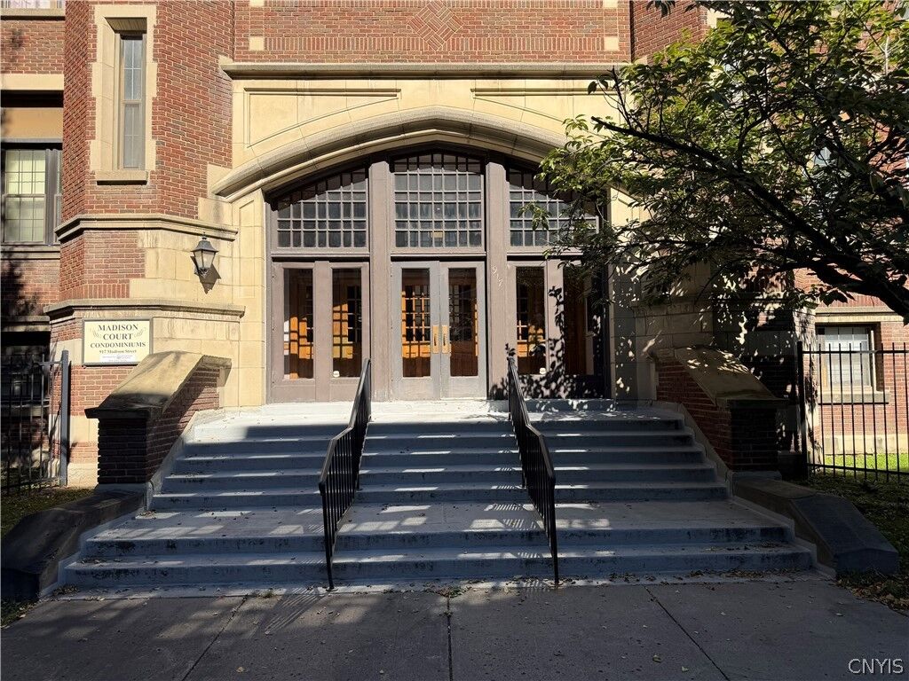 Property Photo:  917 Madison Street 112  NY 13210 