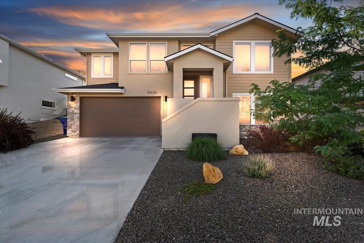 Property Photo:  19576 N McLeod Way  ID 83714 