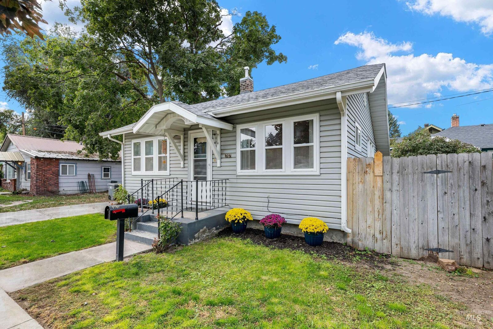 Property Photo: 1707 4th St S ID 83651
