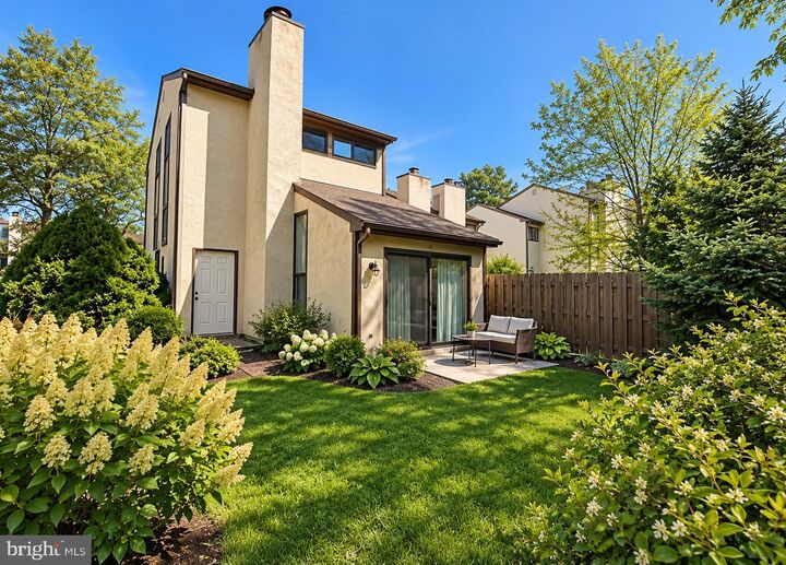 Property Photo: 110 Palace Court PA 18914