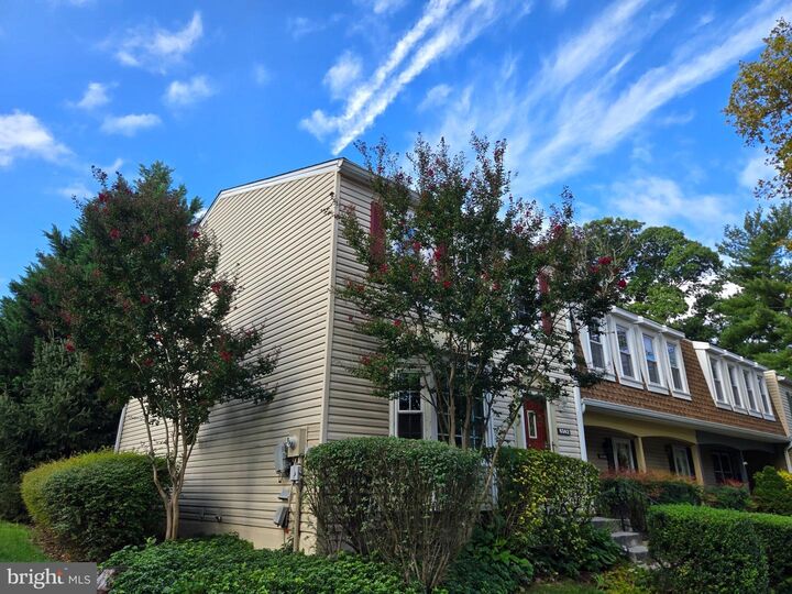 Property Photo:  6342 Pine View Court  VA 22015 