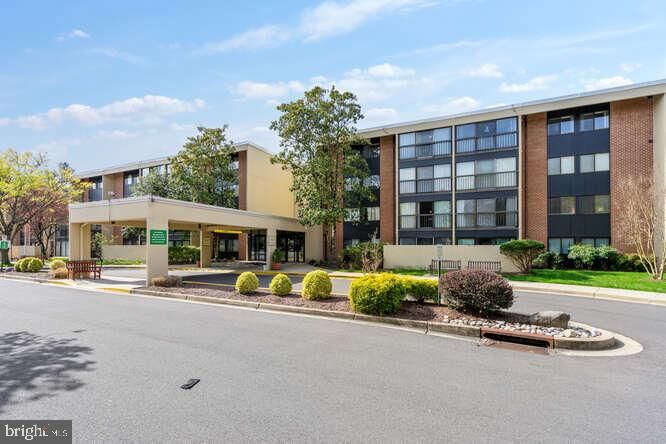 Property Photo:  2921 N Leisure World Boulevard N 1-216  MD 20906 