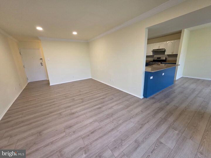 Property Photo:  5009 7th Road S 301  VA 22204 