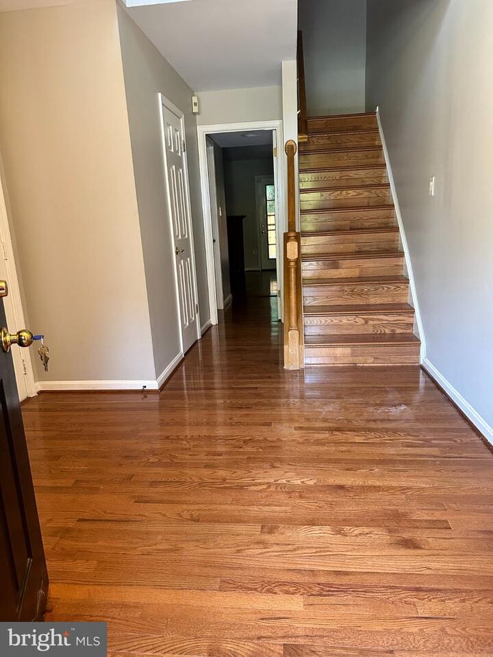 Property Photo:  6025 Crocus Court  VA 22310 