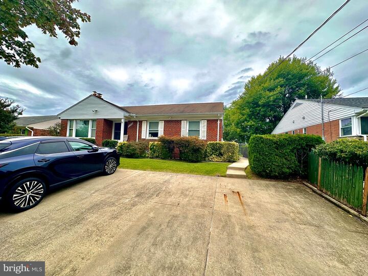 Property Photo:  9708 Saxony Road  MD 20910 