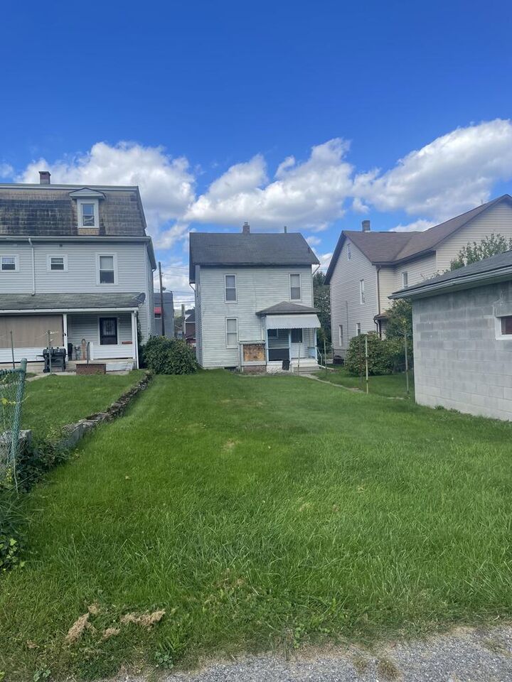 Property Photo:  Fairfield Ave 71  PA 15960 