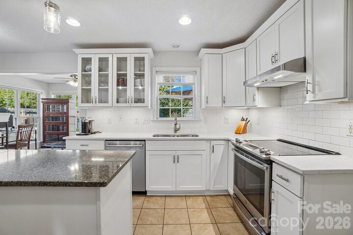 Property Photo:  206 Rolling Meadow Road  NC 28732 