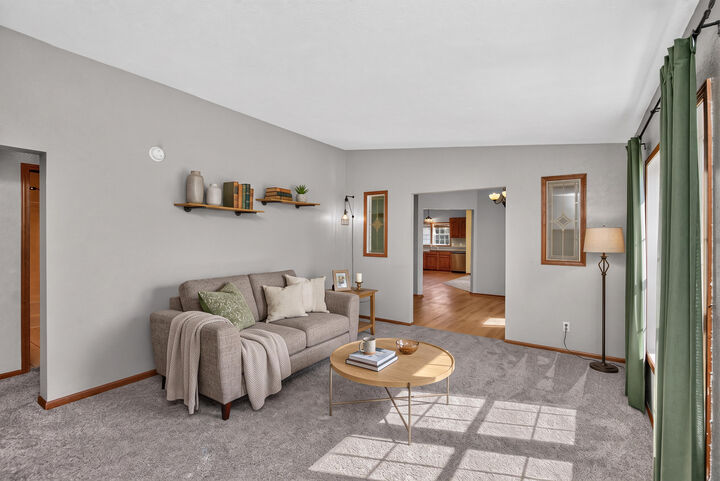 Property Photo: 920 Greenview Street IA 50134