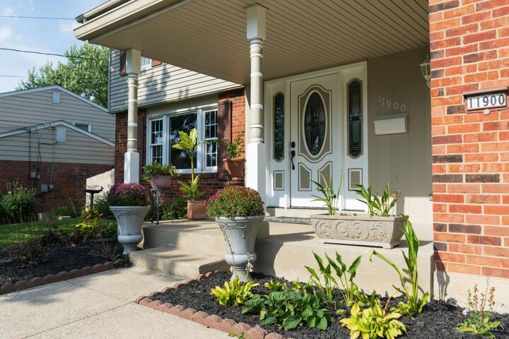 Property Photo: 11900 Elmgrove Circle OH 45240
