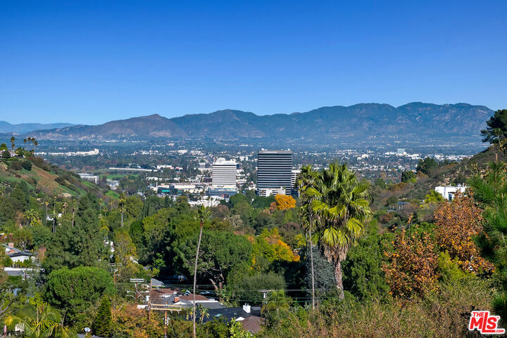 Property Photo: 15337 Stonewood Ter CA 91403