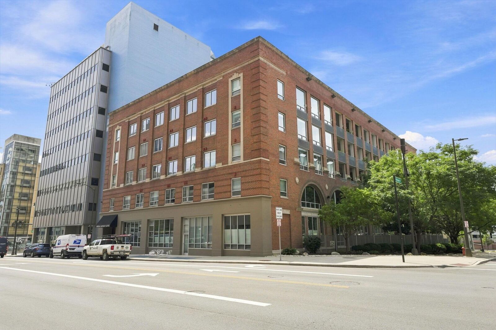 Property Photo:  221 N Front Street  OH 43215 