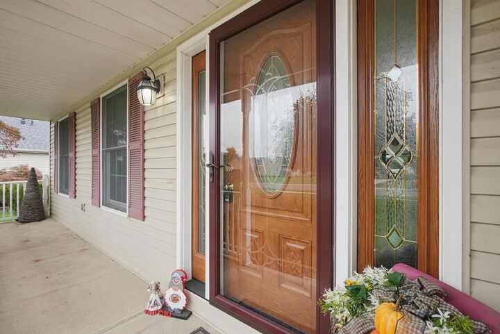 Property Photo: 269 Thames Court OH 43140