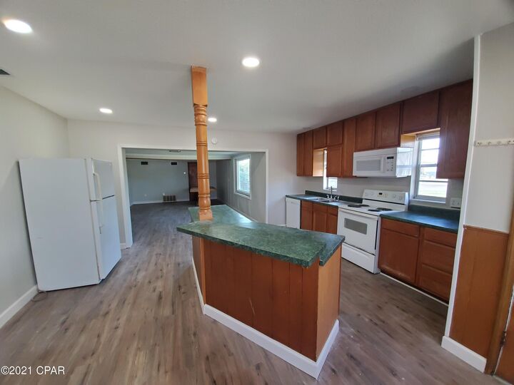Property Photo:  2701 W 14th Street  FL 32401 