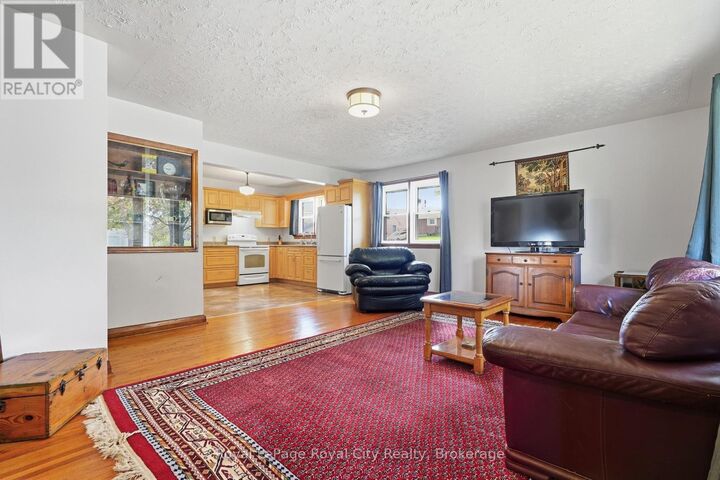 Property Photo: 470 Dublin Street ON N0G 2L3