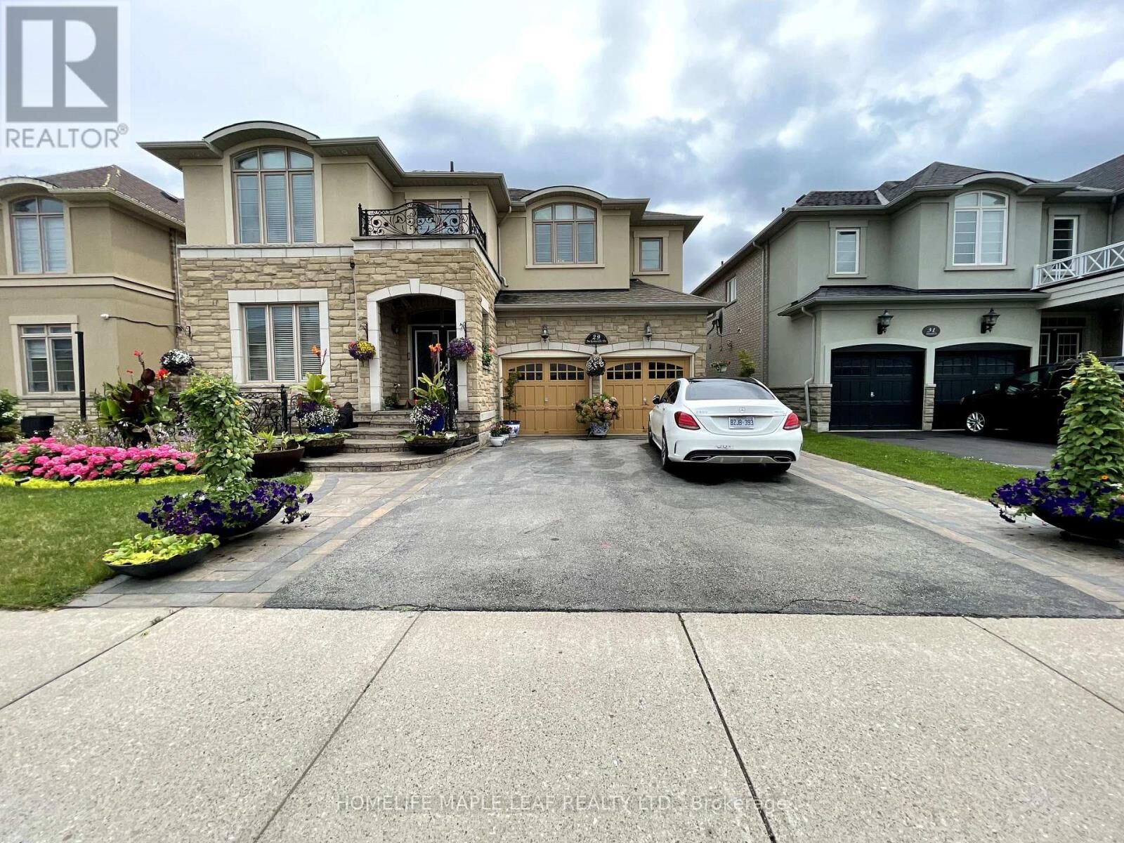 Property Photo:  29 Jacksonville Drive  ON L6P 2Z3 