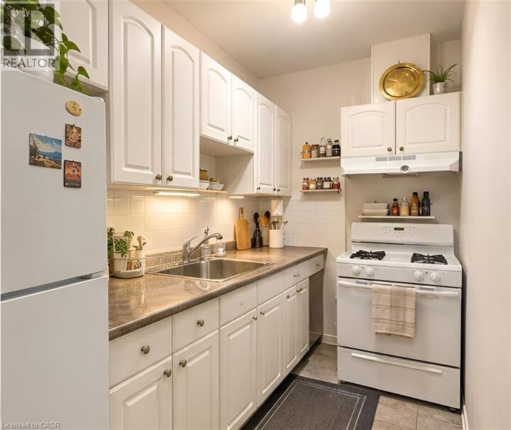 Property Photo:  567 Woolwich Street  ON N1H 3Y4 
