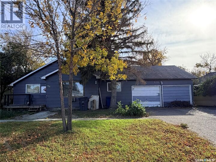 Property Photo: 315 3rd Avenue W SK S0H 0B0