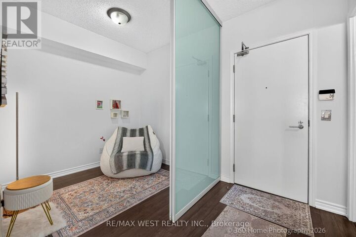 Property Photo:  15 James Findlay Way 631  ON M3M 0B3 