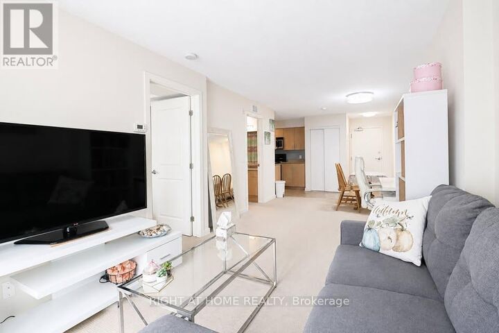 Property Photo: 138 Somerset Street West 711 ON K2P 0A3
