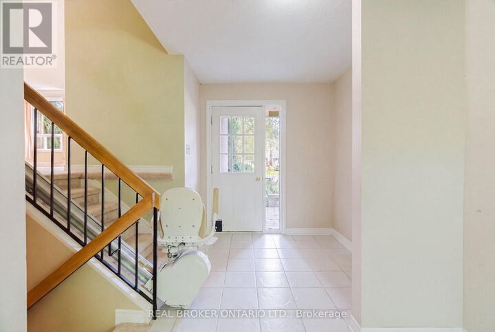 Property Photo:  16 Gold Crescent  ON K4R 1B4 