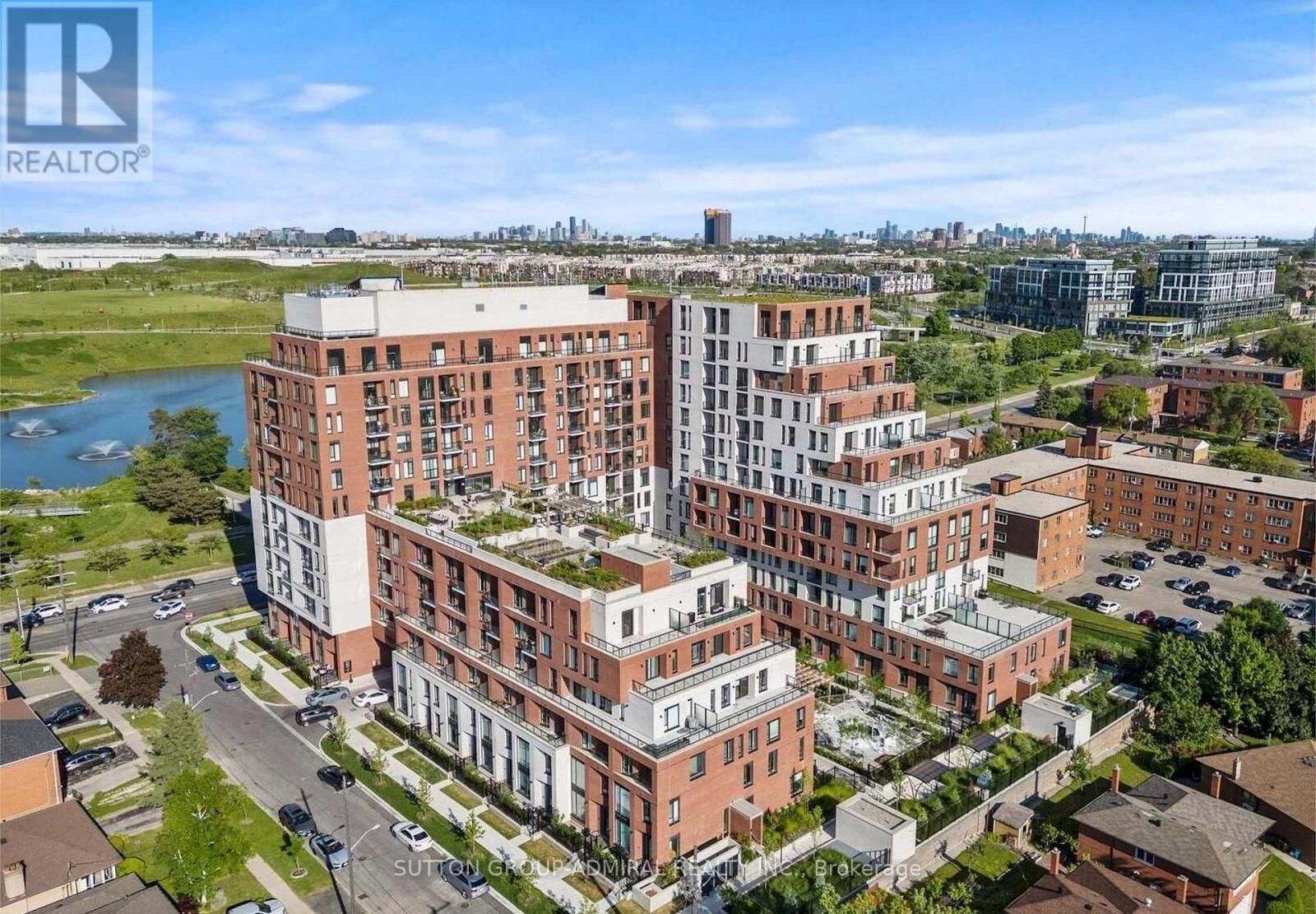 Property Photo:  3100 Keele Street 816  ON M3M 0E1 