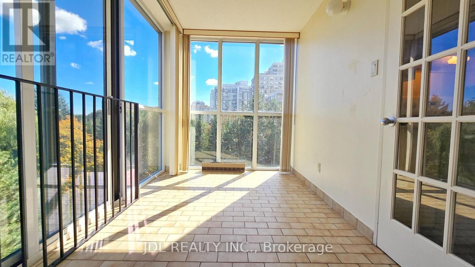 Property Photo:  5795 Yonge Street 610  ON M2M 4J3 