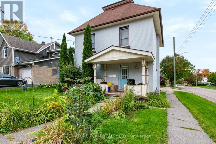 Property Photo:  256 Maple Avenue  ON K8A 1L6 