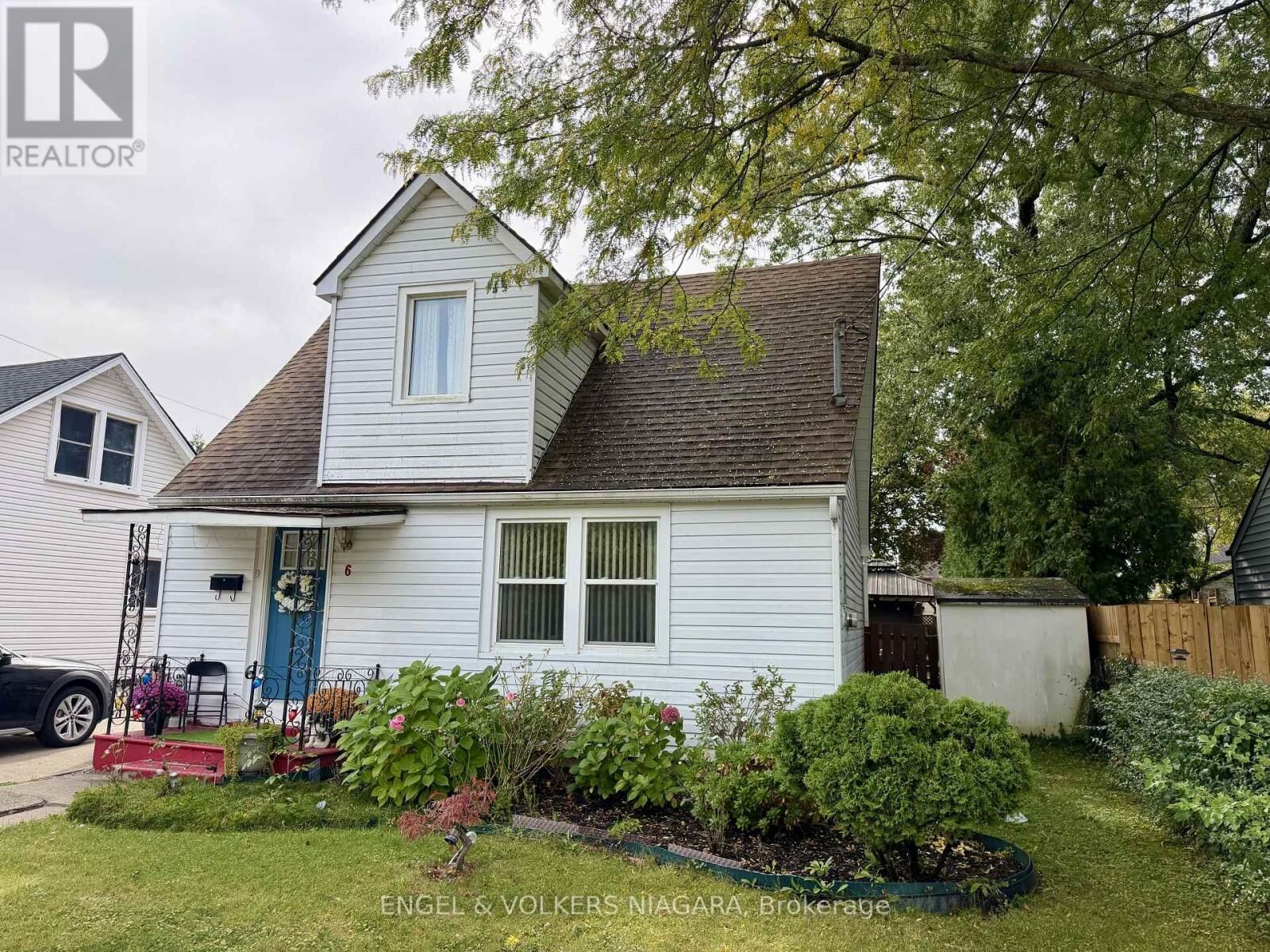Property Photo:  6 North Glen Avenue  ON L2S 1L1 