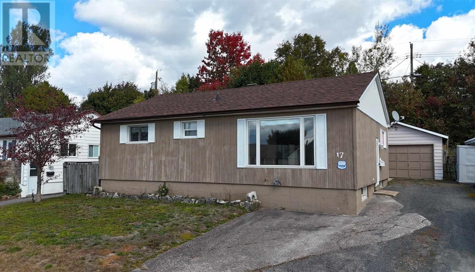 Property Photo:  17 Brown Rd  ON P5A 1K2 