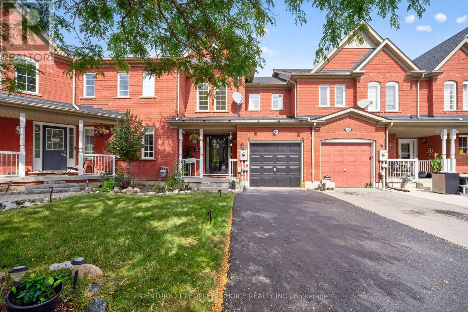 Property Photo:  44 Monaco Court  ON L7A 1X4 
