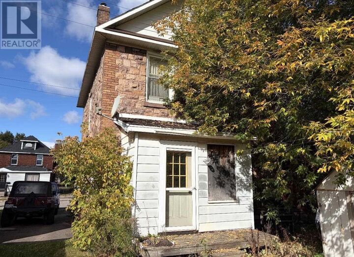 Property Photo:  166 Hudson St  ON P6A 1T4 