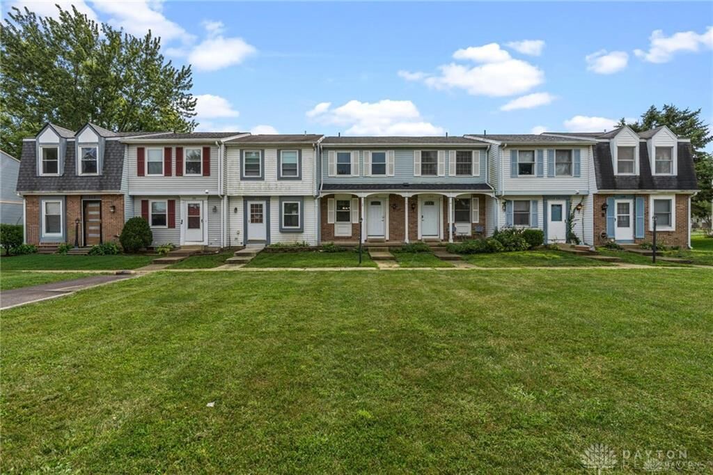 Property Photo: 106 Pepperwood Place OH 45322