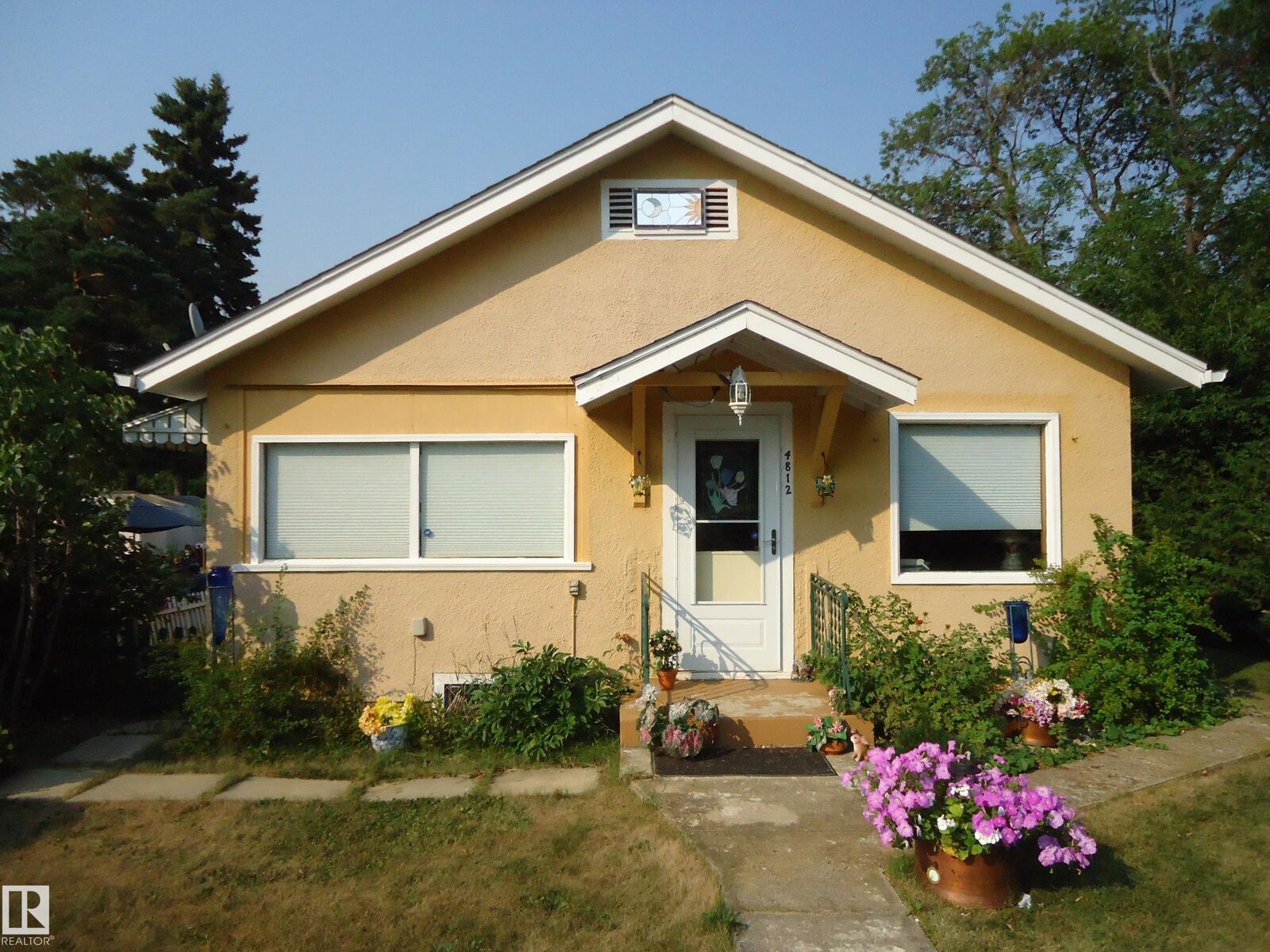 Property Photo:  4812 50 Avenue  AB T0B 2C0 