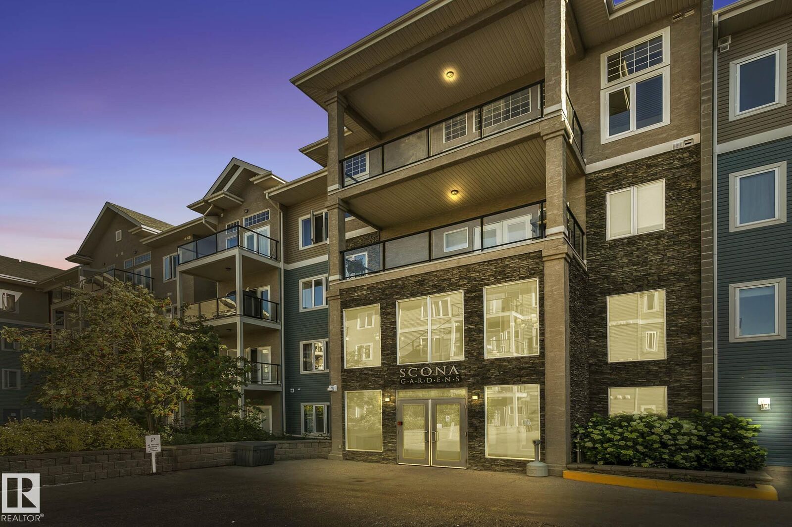 Property Photo:  10121 80 Avenue NW 334  AB T6E 0B9 
