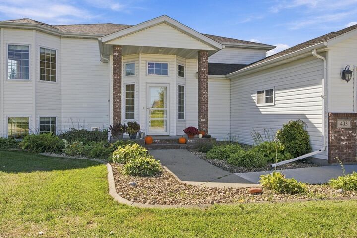 Property Photo:  433 Prescott Lane  ND 58078 