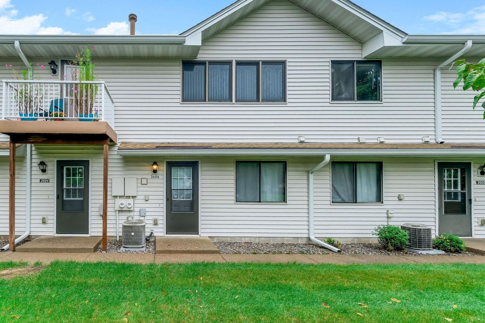Property Photo:  2606 Brookdale Lane  MN 55444 