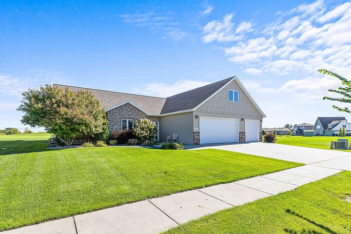 Property Photo:  812 S 36th Street S  MN 56560 