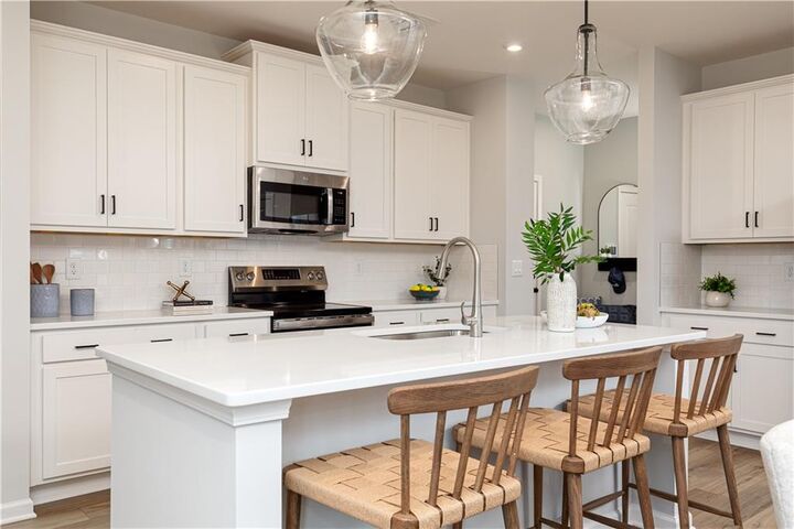 Property Photo:  521 Raelyns Way  GA 30052 