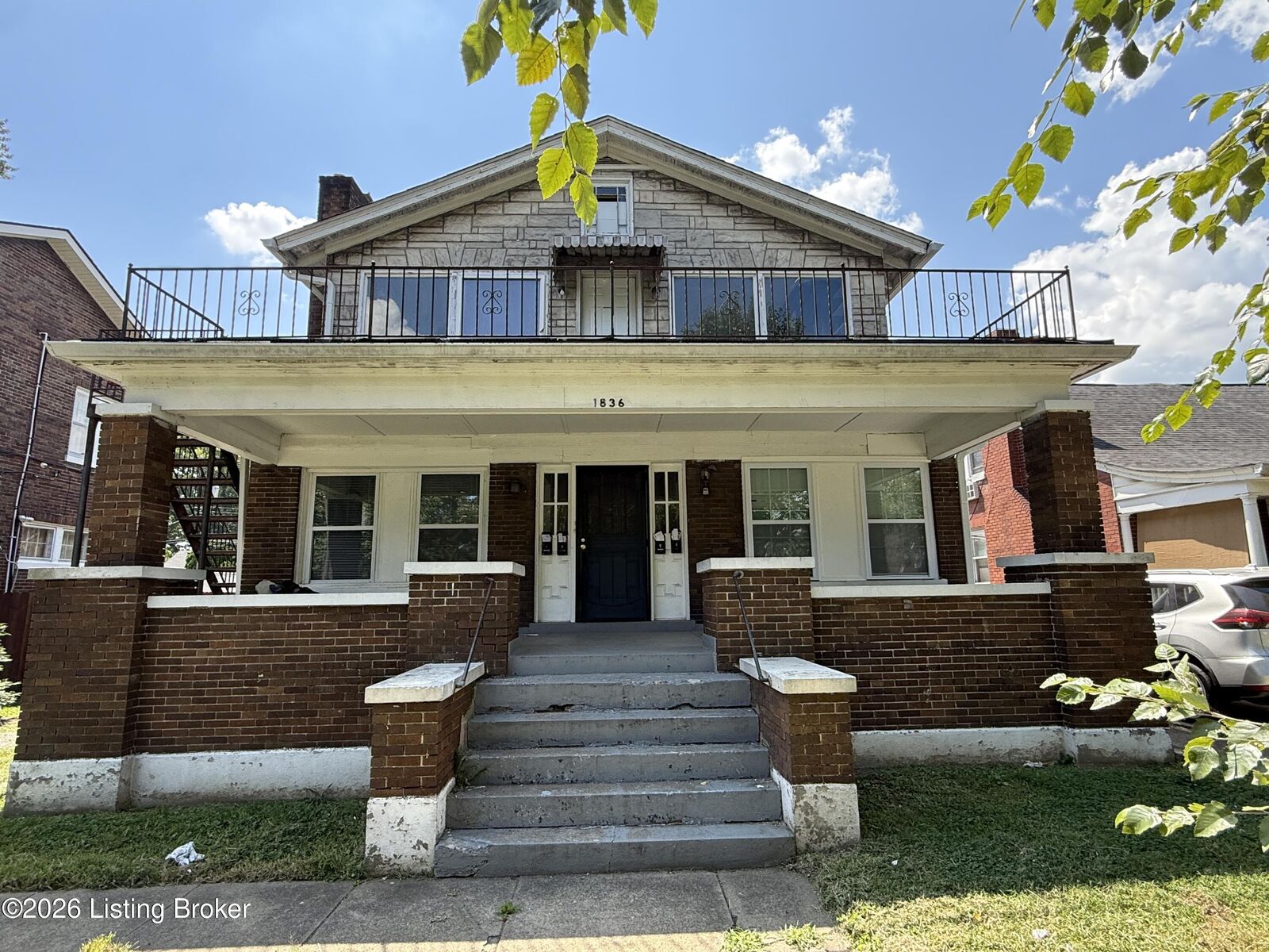Property Photo: 1836 Algonquin Pkwy KY 40210
