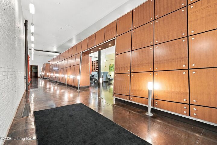 Property Photo: 309 E Market St 204 KY 40202